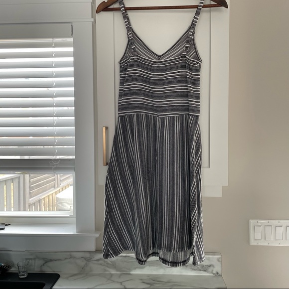 Size XS Universal Thread Goods Co. Dress - Picture 3 of 6